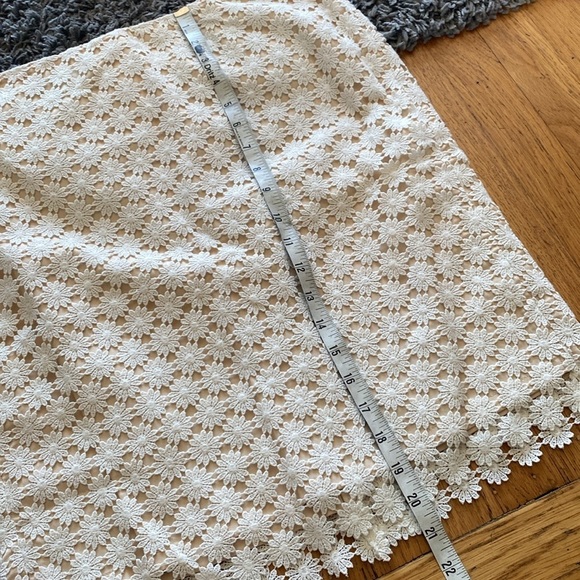 Talbots Petites Daisy Floral Ivory Lace Eyelet Skirt Size 6P - Picture 9 of 9